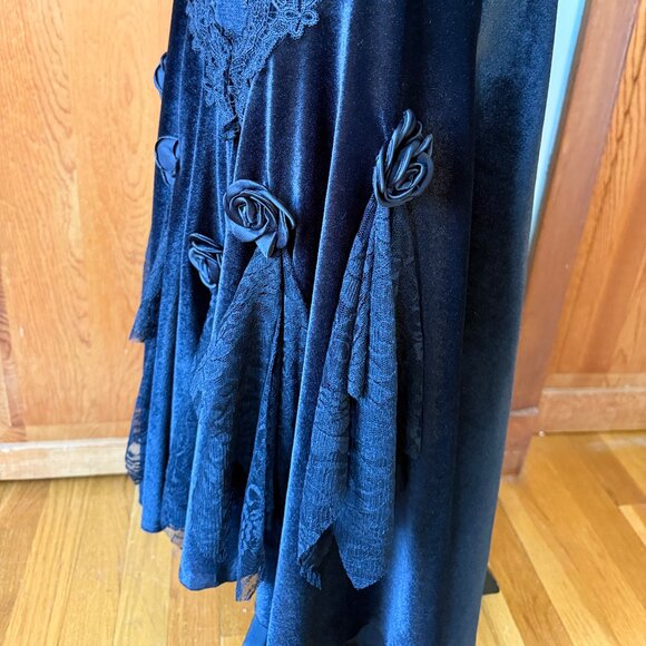 Gothic Victorian Visual Kei Velvet & Lace Black Rose Fury Mermaid Long Skirt - Picture 7 of 8